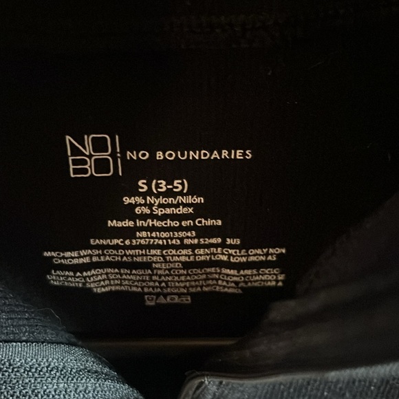 NWT No Boundaries Women Top - Picture 2 of 3